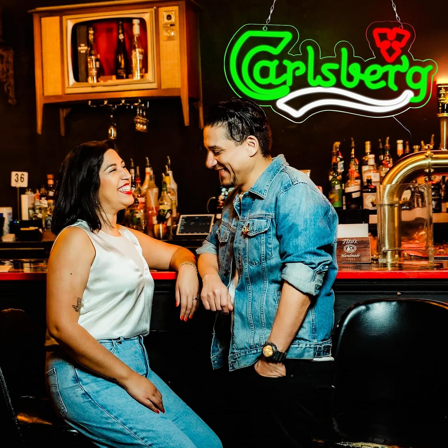 لافتة نيون على شكل زجاجة بيرة، - مراجعة Home Bar And Restaurant وسعره